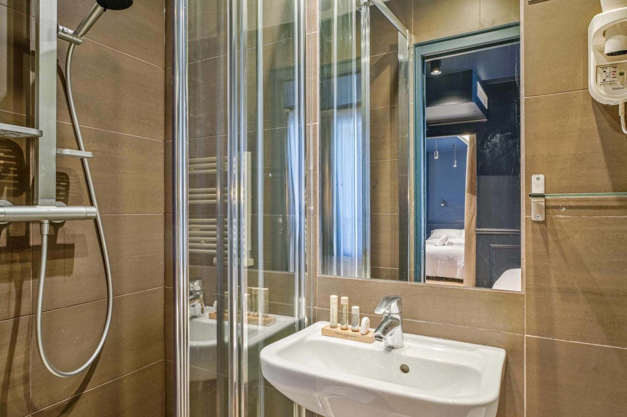 Hotel Clemence Párizs Kültér fotó